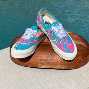 Vans Style 44 Swirl Sneakers  New Without Tags Size 9